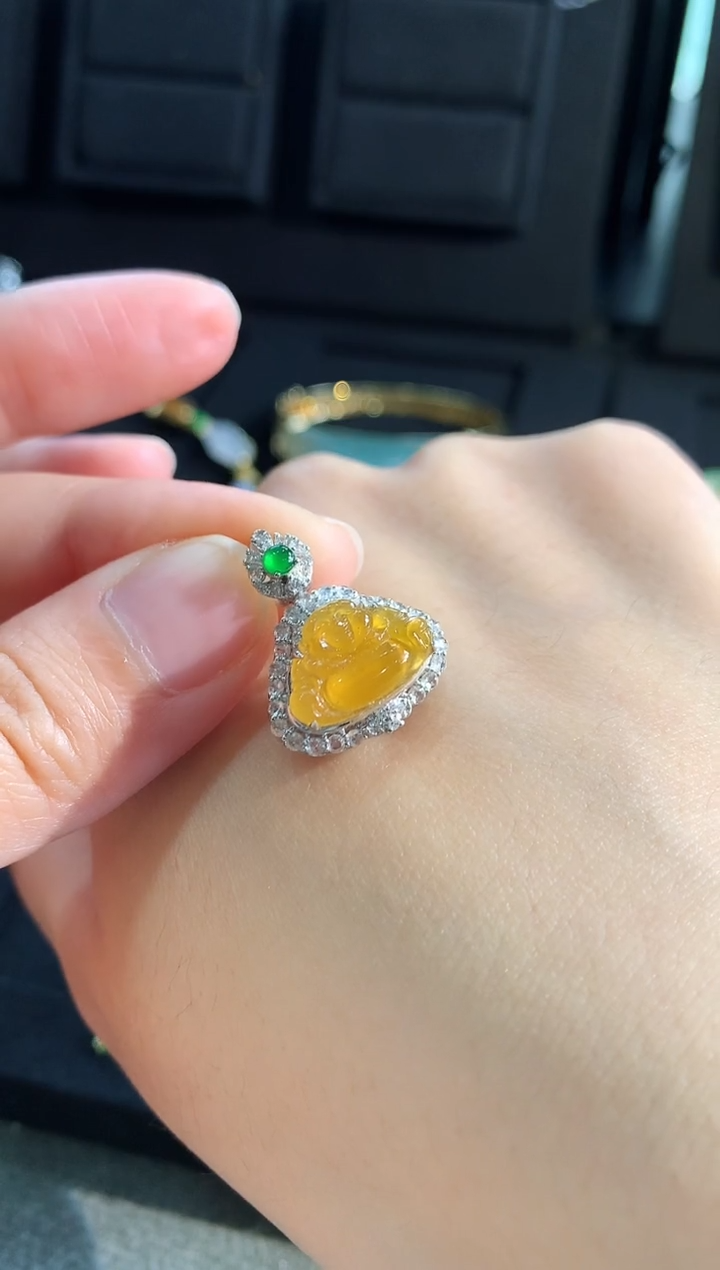 【闪购商品】翡翠颈饰18K金镶嵌吊坠