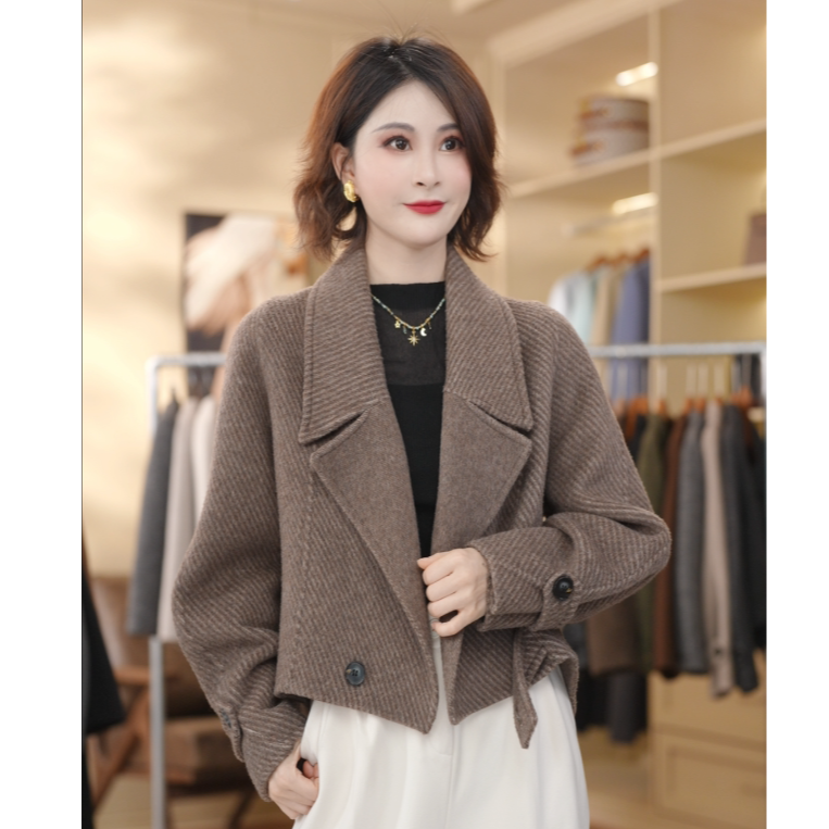 【小野】2025上新时尚气质网红西装领修身双面长毛大衣短款24435
