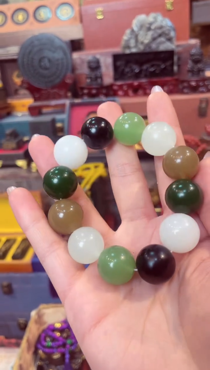 【闪购商品】和田玉手串未镶嵌               