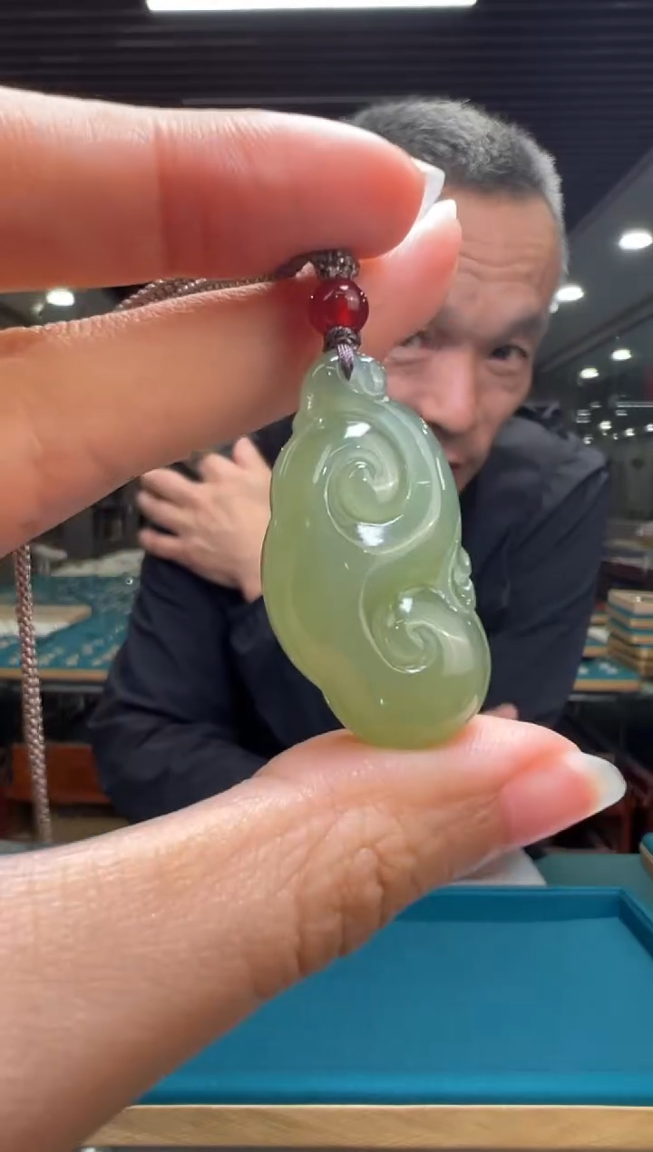 【闪购商品】和田玉吊坠未镶嵌翠青如意配绳