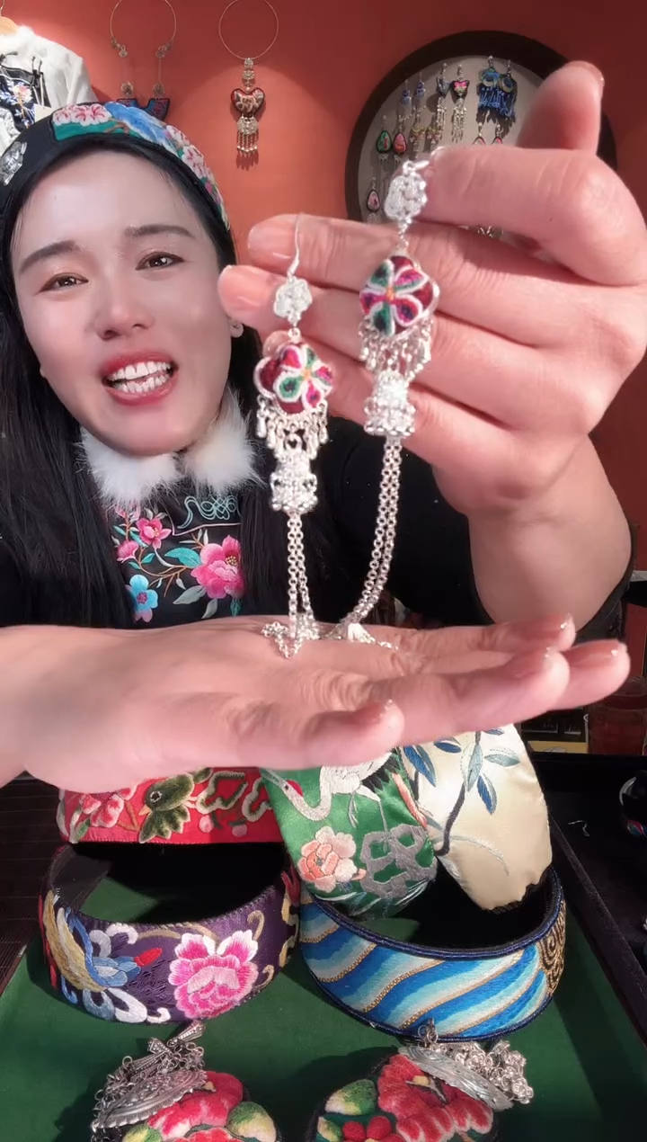 织绣手工苗绣刺绣耳环98