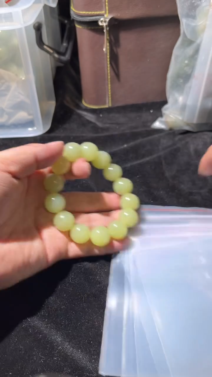 颈饰未镶嵌和田玉手串