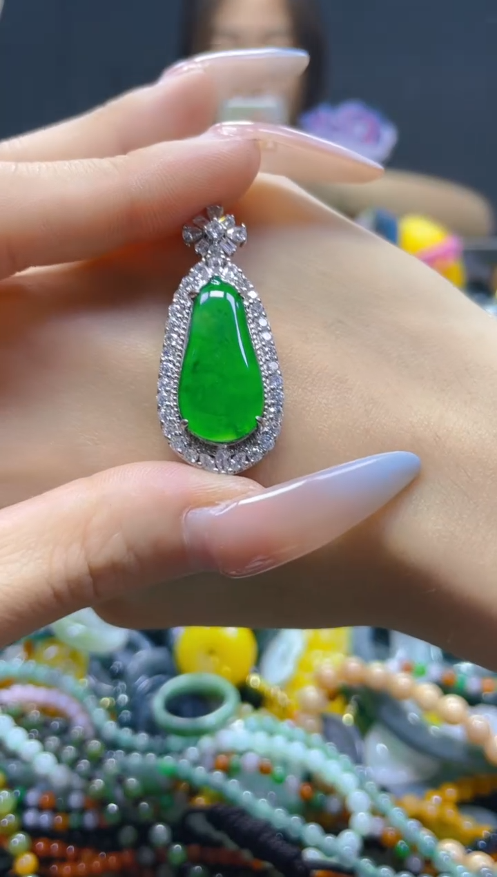 翡翠未镶嵌颈饰/E/翡翠A货，一件也是批发价