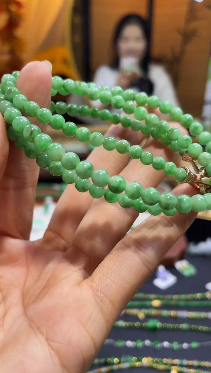 颈饰未镶嵌翡翠项链