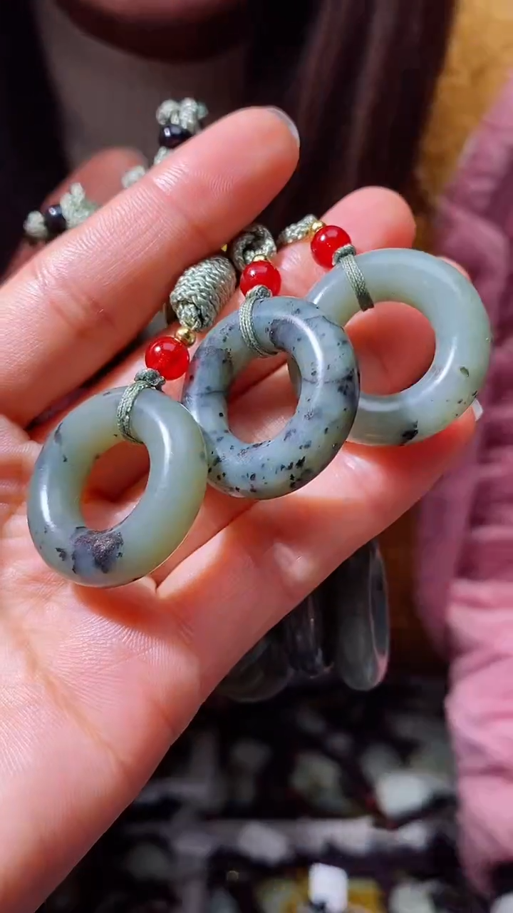 【闪购商品】和田玉挂件未镶嵌1111多样性发货 拍一发一