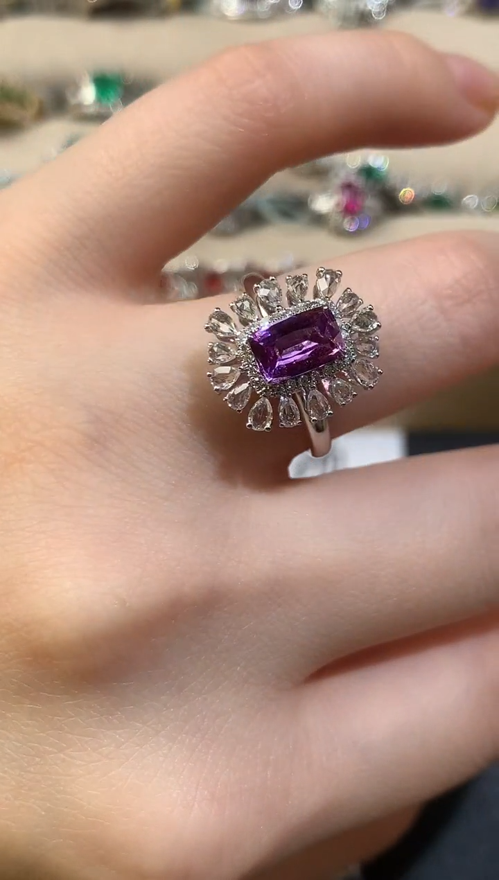 戒指彩色蓝宝石18K金镶嵌D354|9800