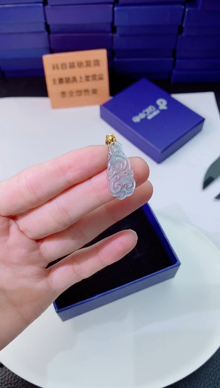 翡翠未镶嵌颈饰1111111111