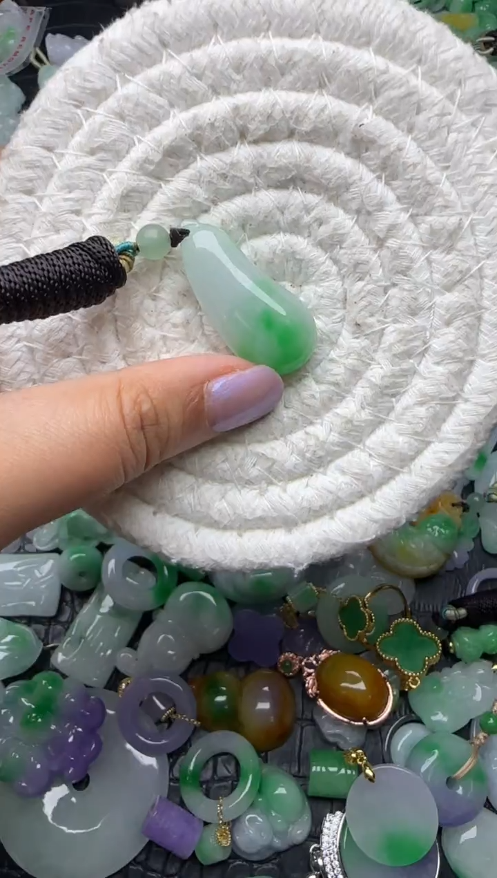 颈饰未镶嵌翡翠缅甸翡翠吊坠