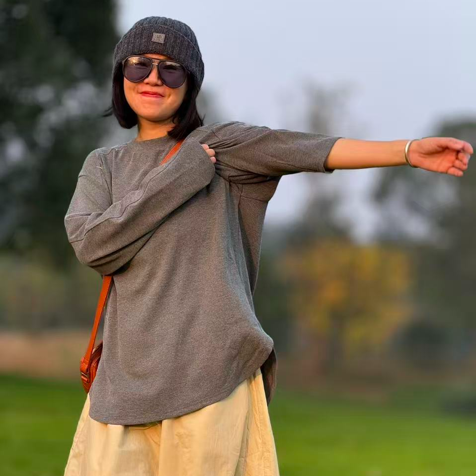 灰色圆领宽松加绒卫衣时尚百搭打底