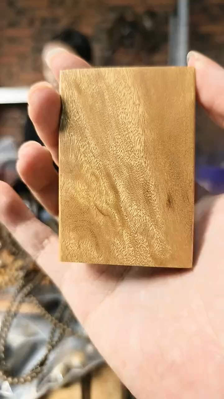 【闪购商品】金丝楠无事牌手把件