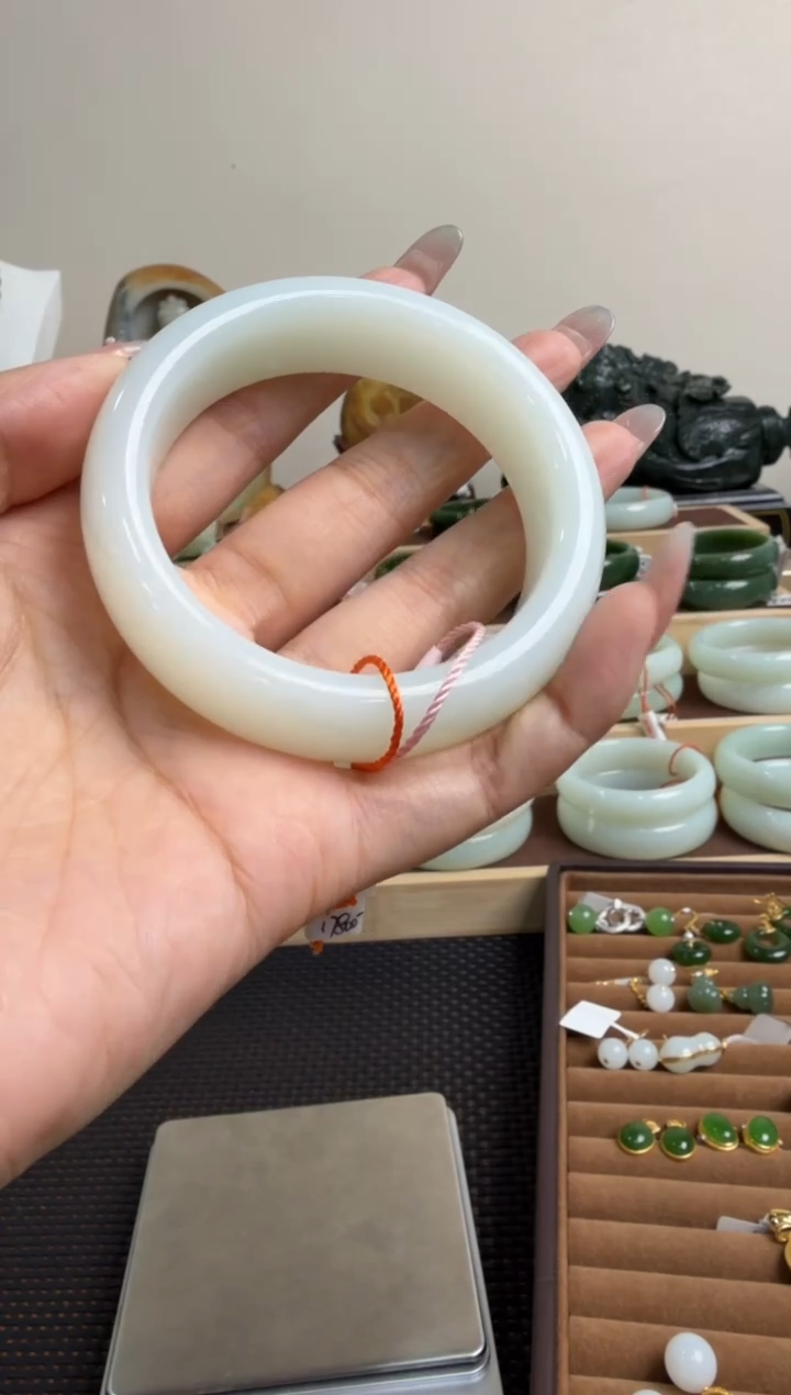 颈饰未镶嵌和田玉手镯58