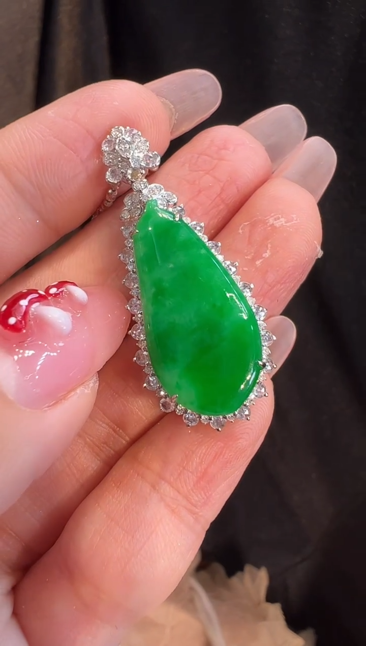 【闪购商品】翡翠颈饰18K金镶嵌吊坠