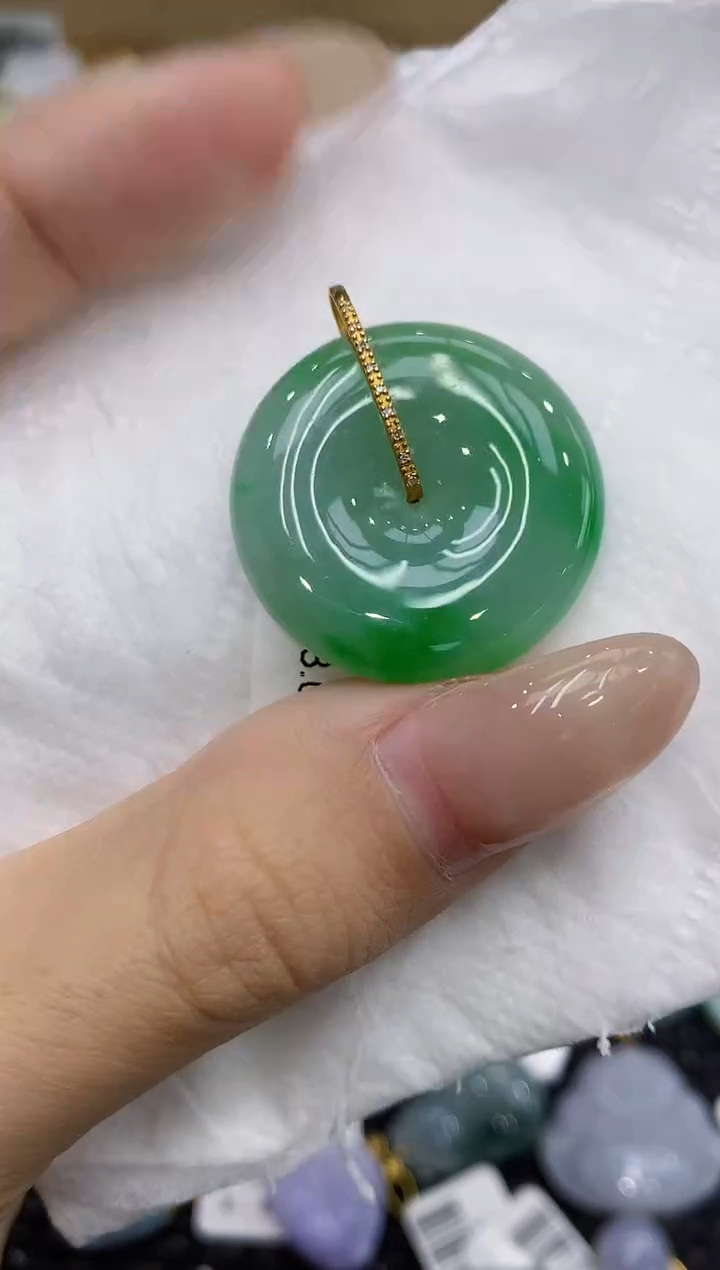 翡翠18K金镶嵌颈饰111111111111