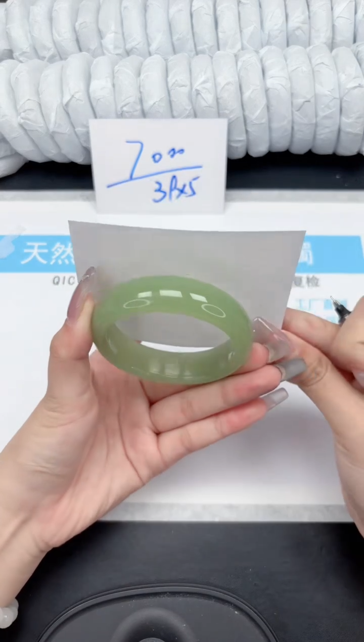 【闪购商品】石英质玉手镯未镶嵌81-60