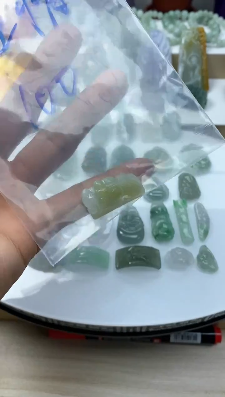 颈饰未镶嵌翡翠雅*20天然缅甸翡翠A货