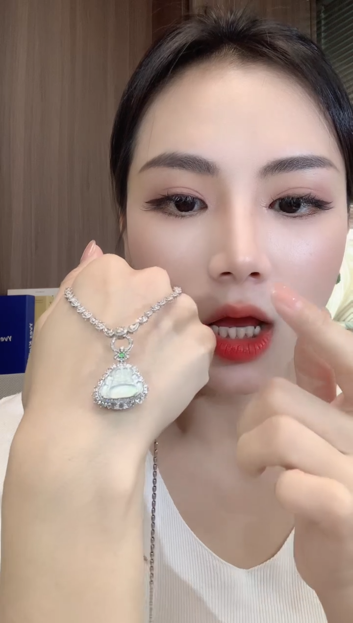 翡翠18K金镶嵌吊坠(不含链)C2