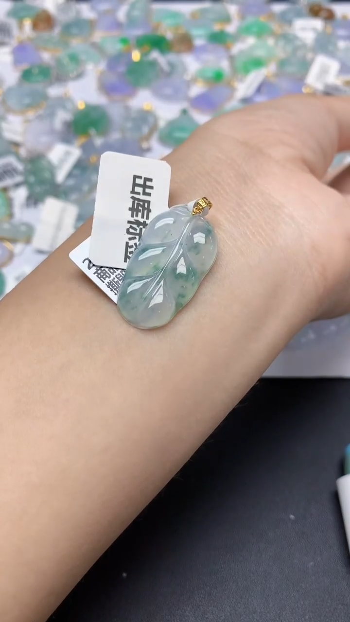 翡翠18K金镶嵌颈饰天然a货翡翠