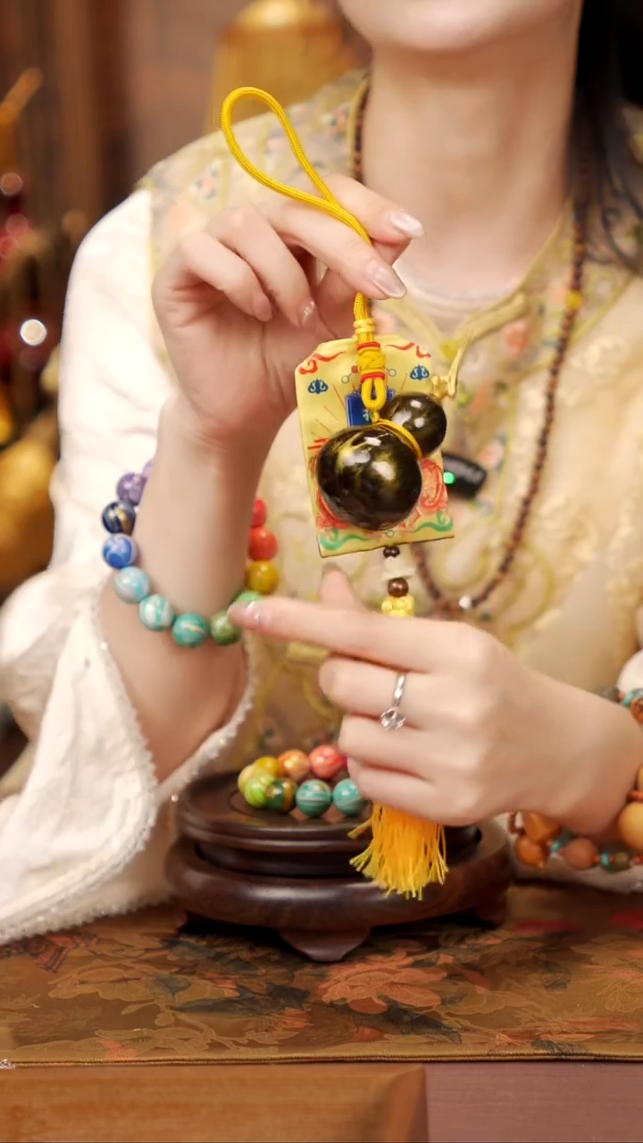 132易林漂漆手捻小葫芦------58