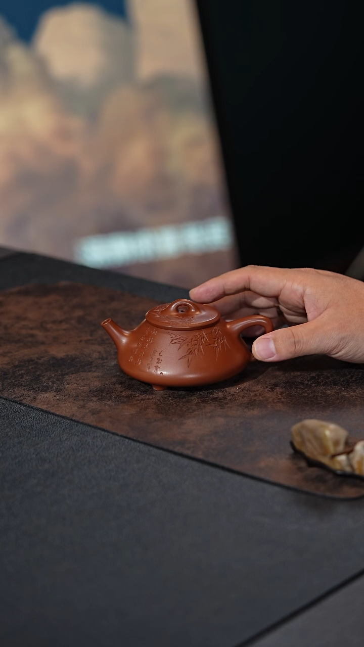 【闪购商品】紫砂茶壶任瓢 红皮龙              