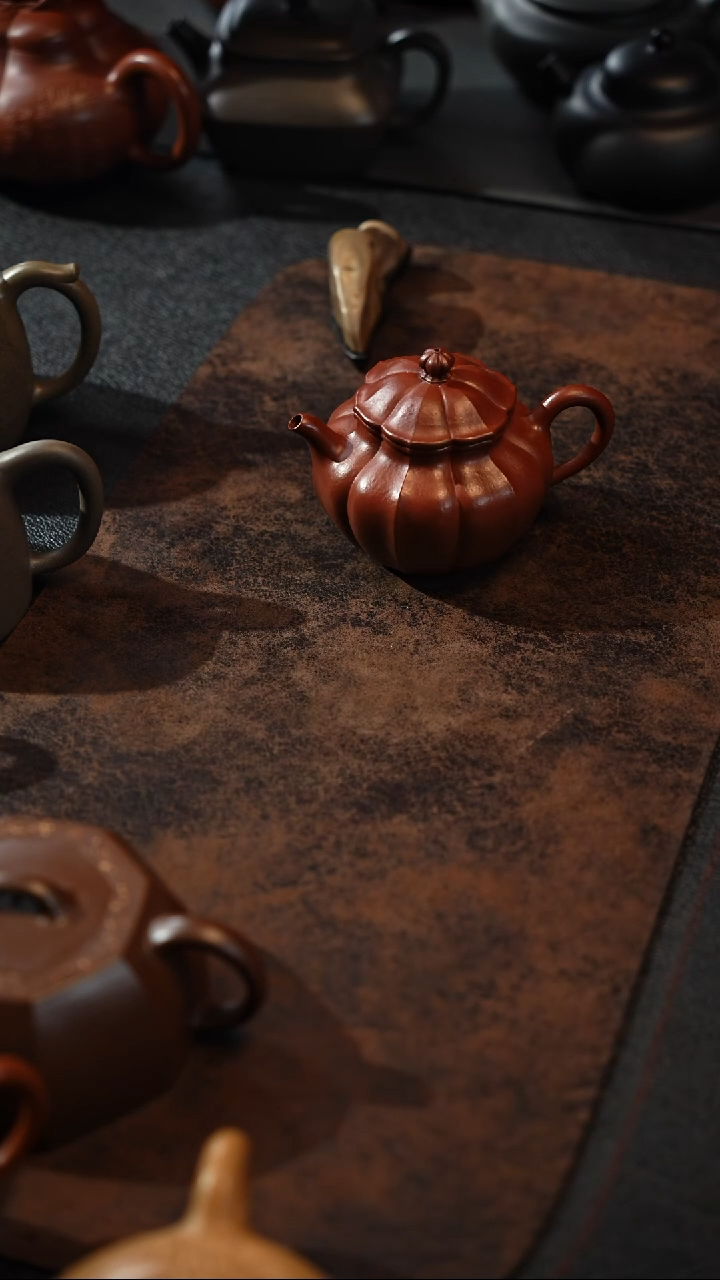 【闪购商品】紫砂茶壶王福平 筋纹莲子