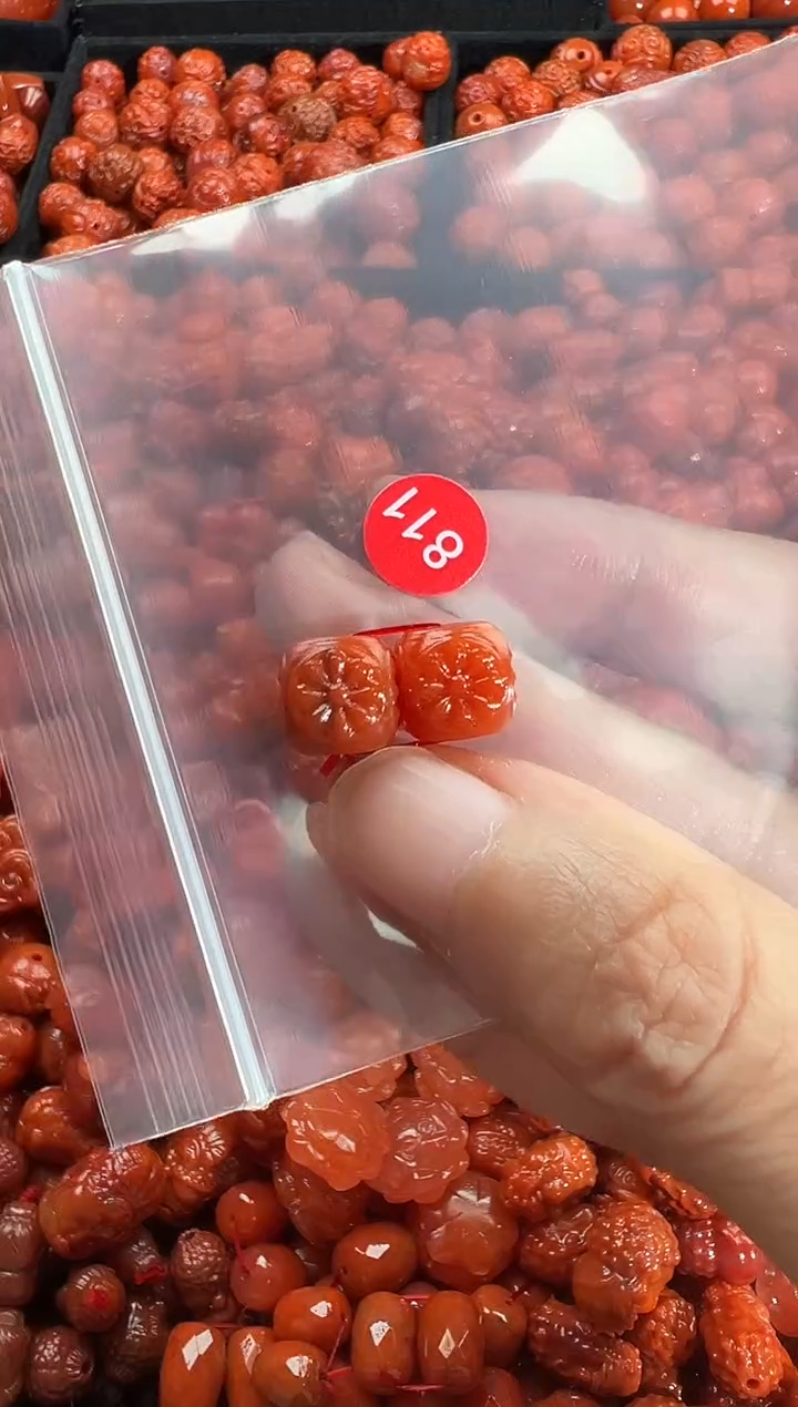 颈饰未镶嵌南红玛瑙1