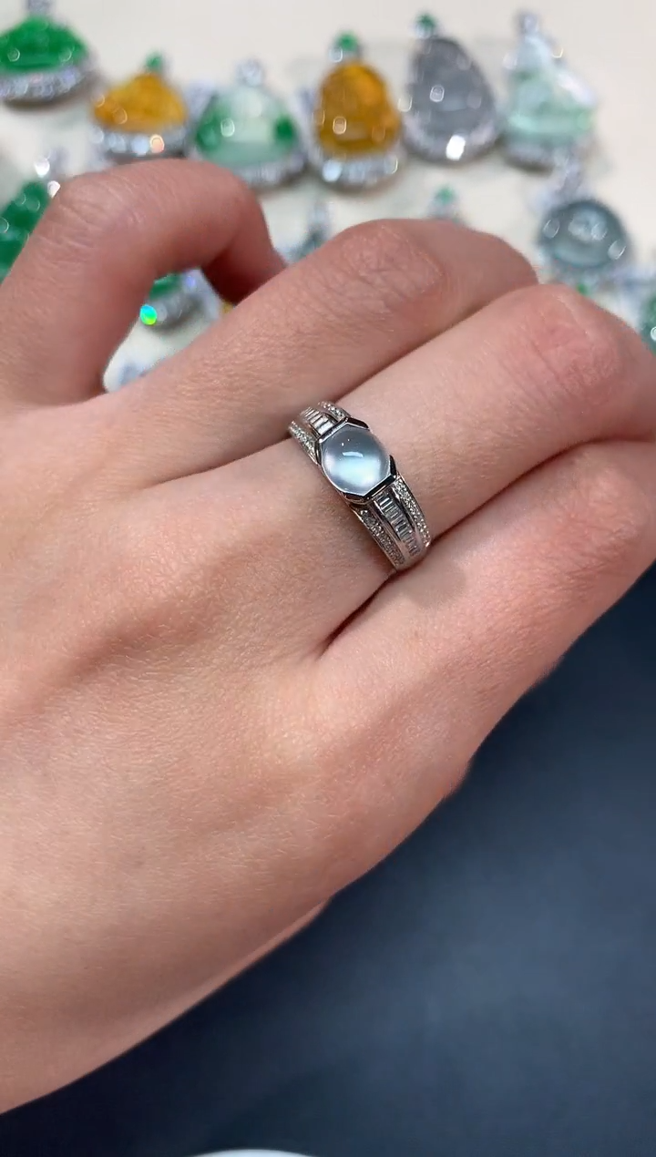 【闪购商品】翡翠戒指18K金镶嵌A71|8800