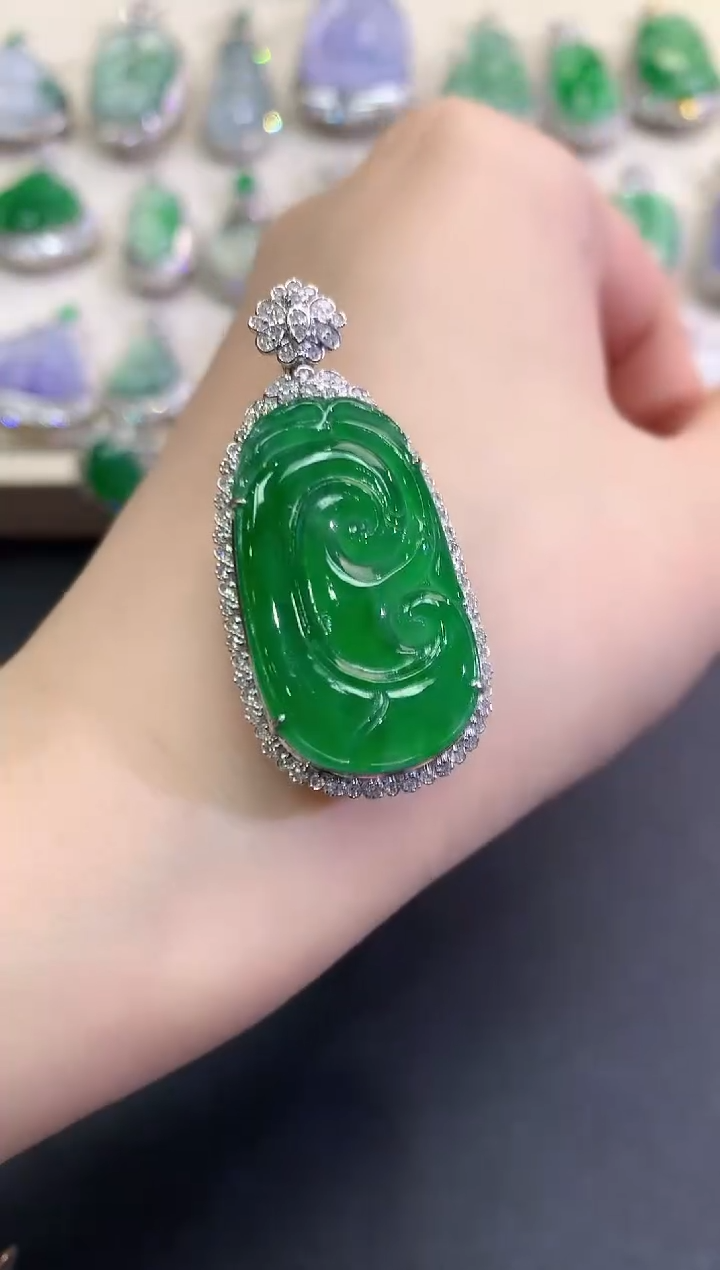 【闪购商品】翡翠颈饰18K金镶嵌C44   