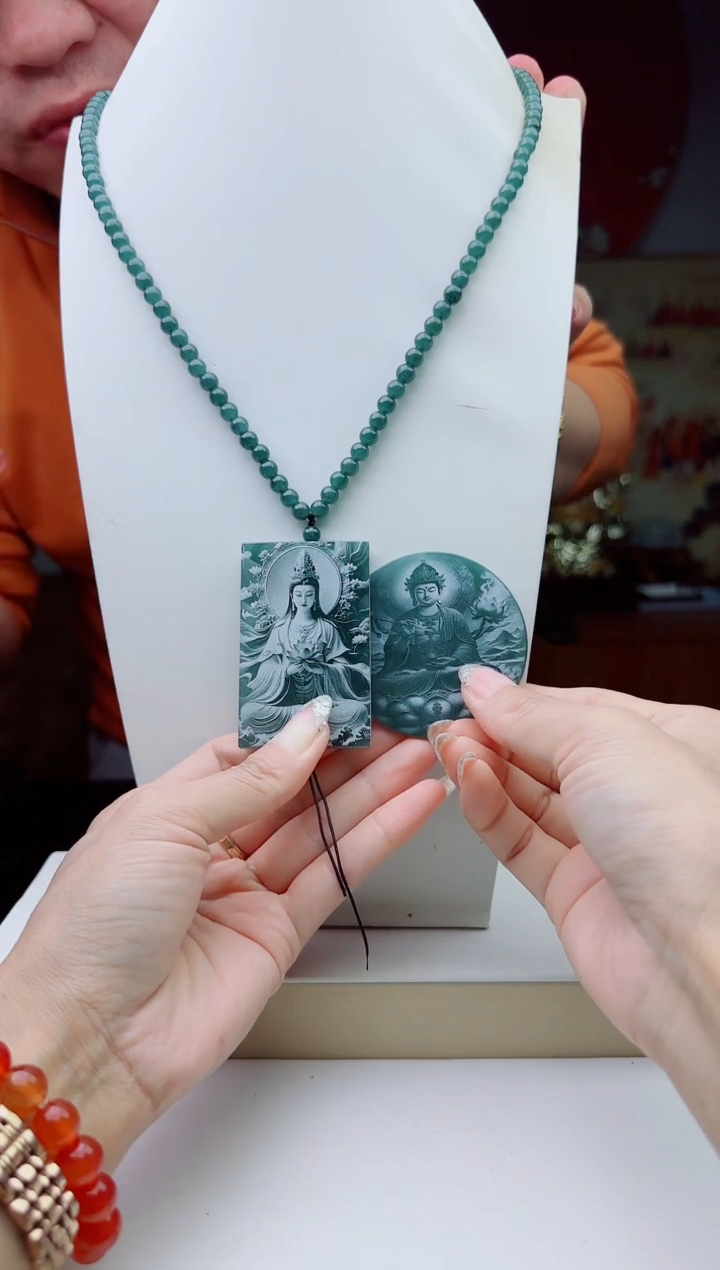 颈饰未镶嵌翡翠多样性发其一