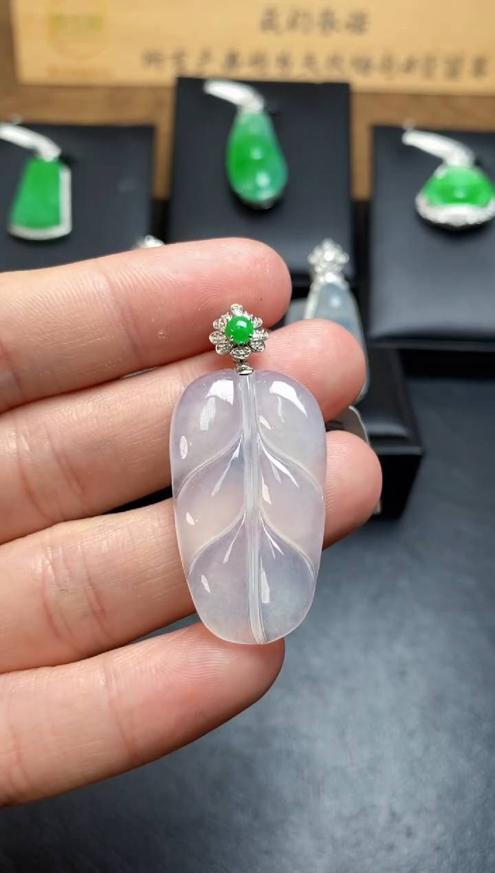 【闪购商品】翡翠颈饰18K金镶嵌翡翠