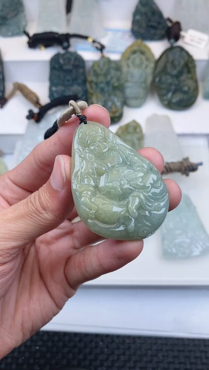 【闪购商品】翡翠颈饰未镶嵌       777