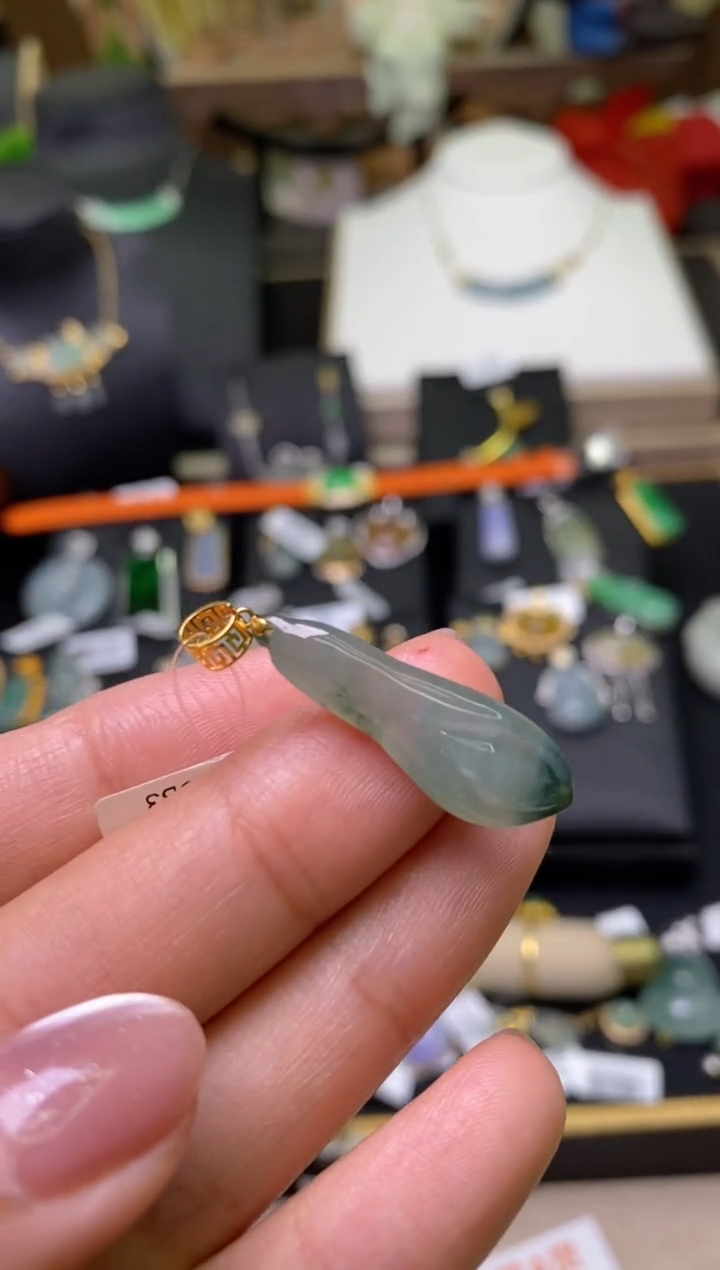 【闪购商品】翡翠颈饰18K金镶嵌净货18077