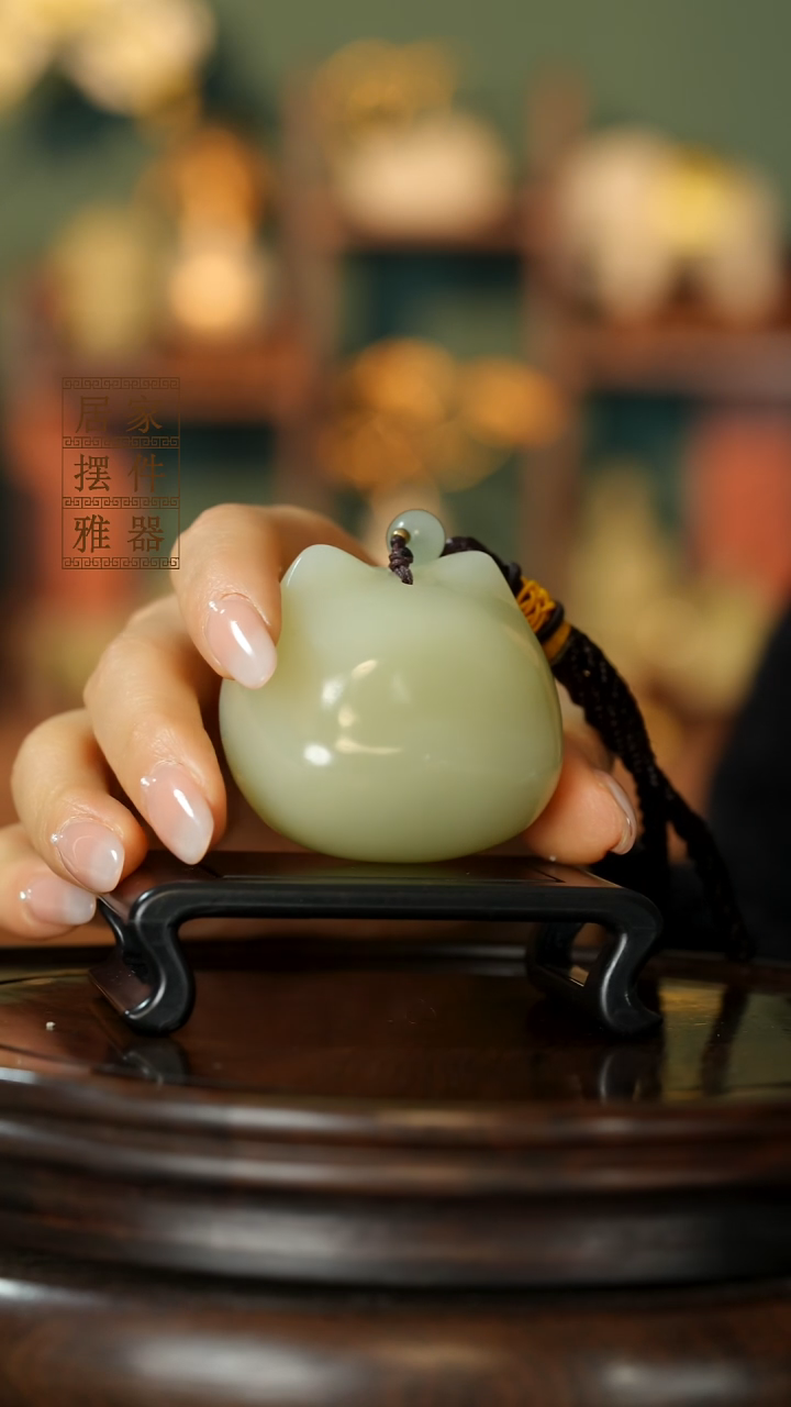 玉《纳福猫头》摆件