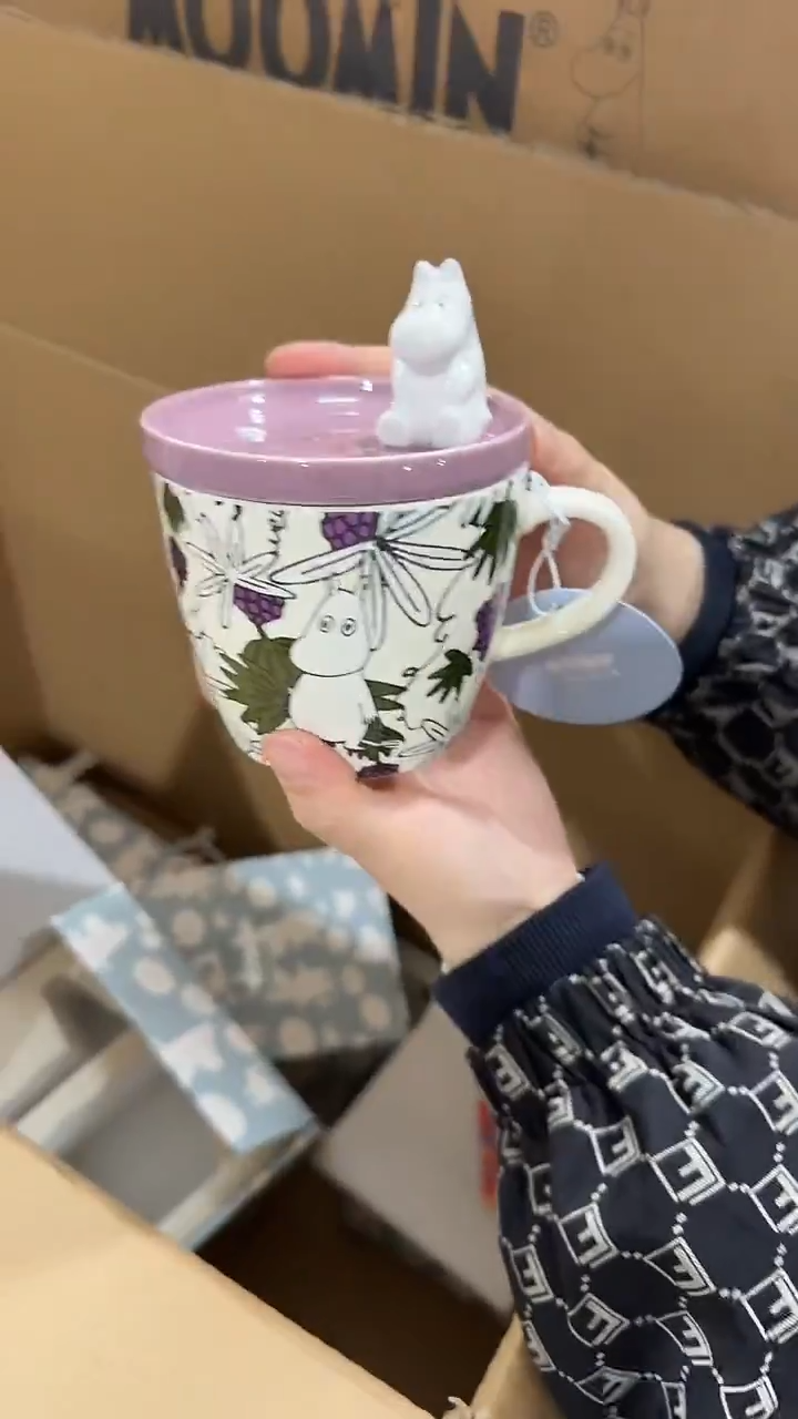 瓷片姆明葡萄园公仔盖杯