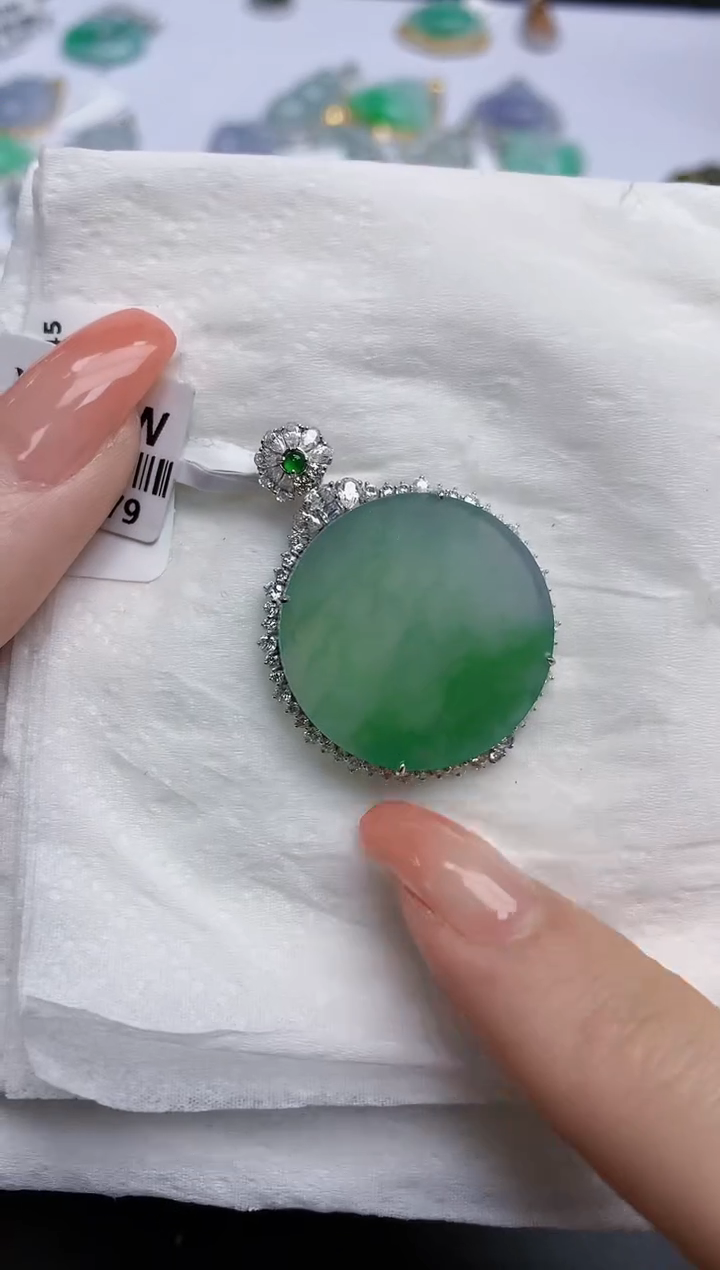 【闪购商品】翡翠颈饰18K金镶嵌天然缅甸翡翠A货