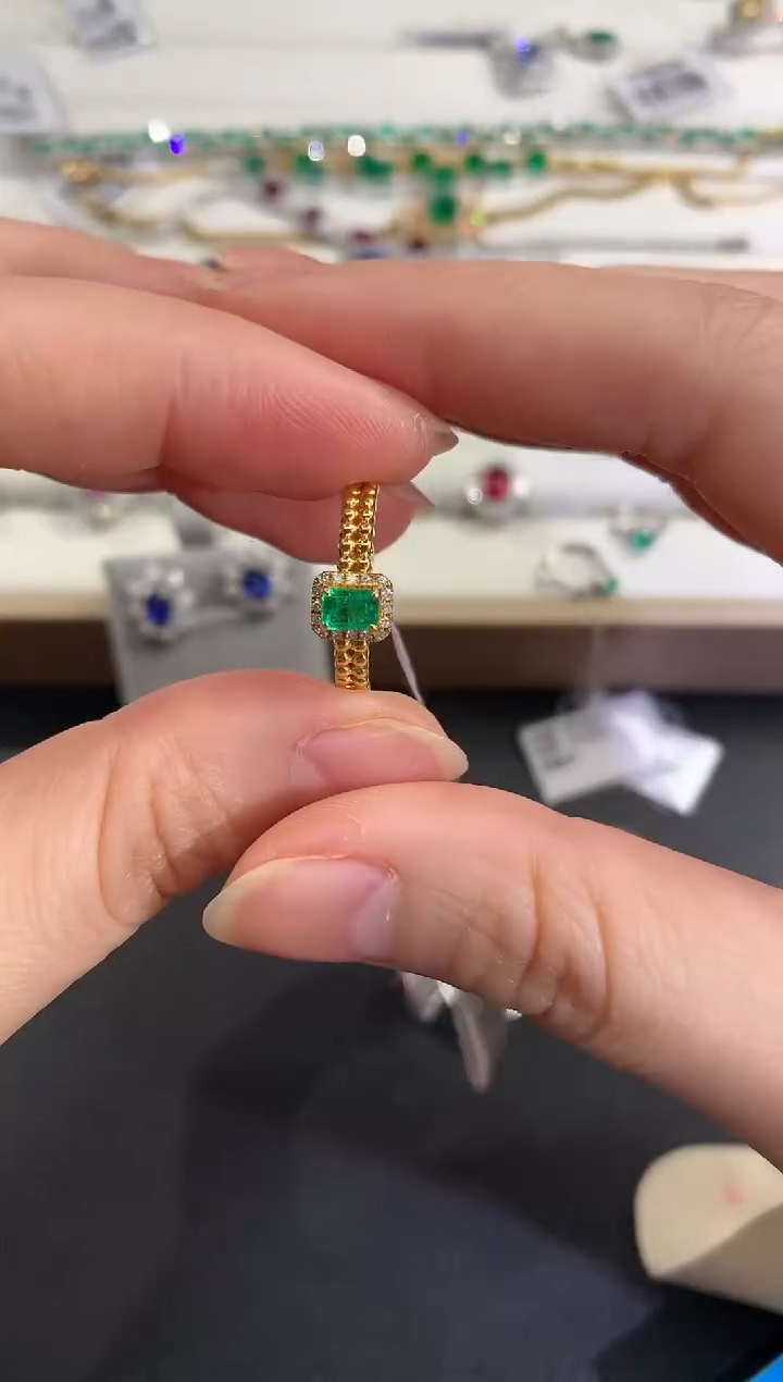 【闪购商品】祖母绿戒指18K金镶嵌D248|2980