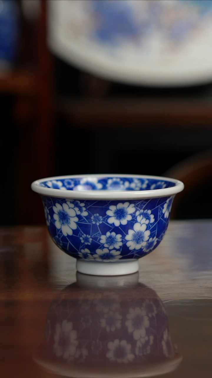 自成堂柴窑青花冰梅压手杯