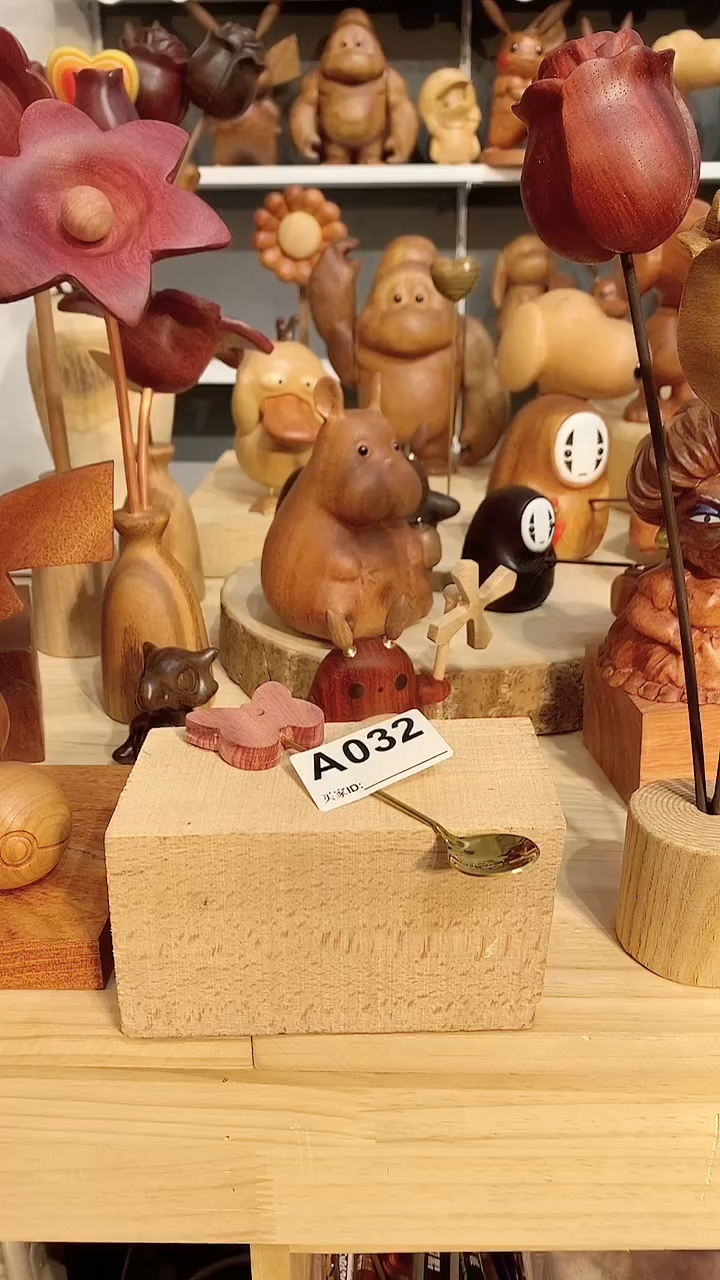 【闪购商品】木木雕摆件可爱卡通