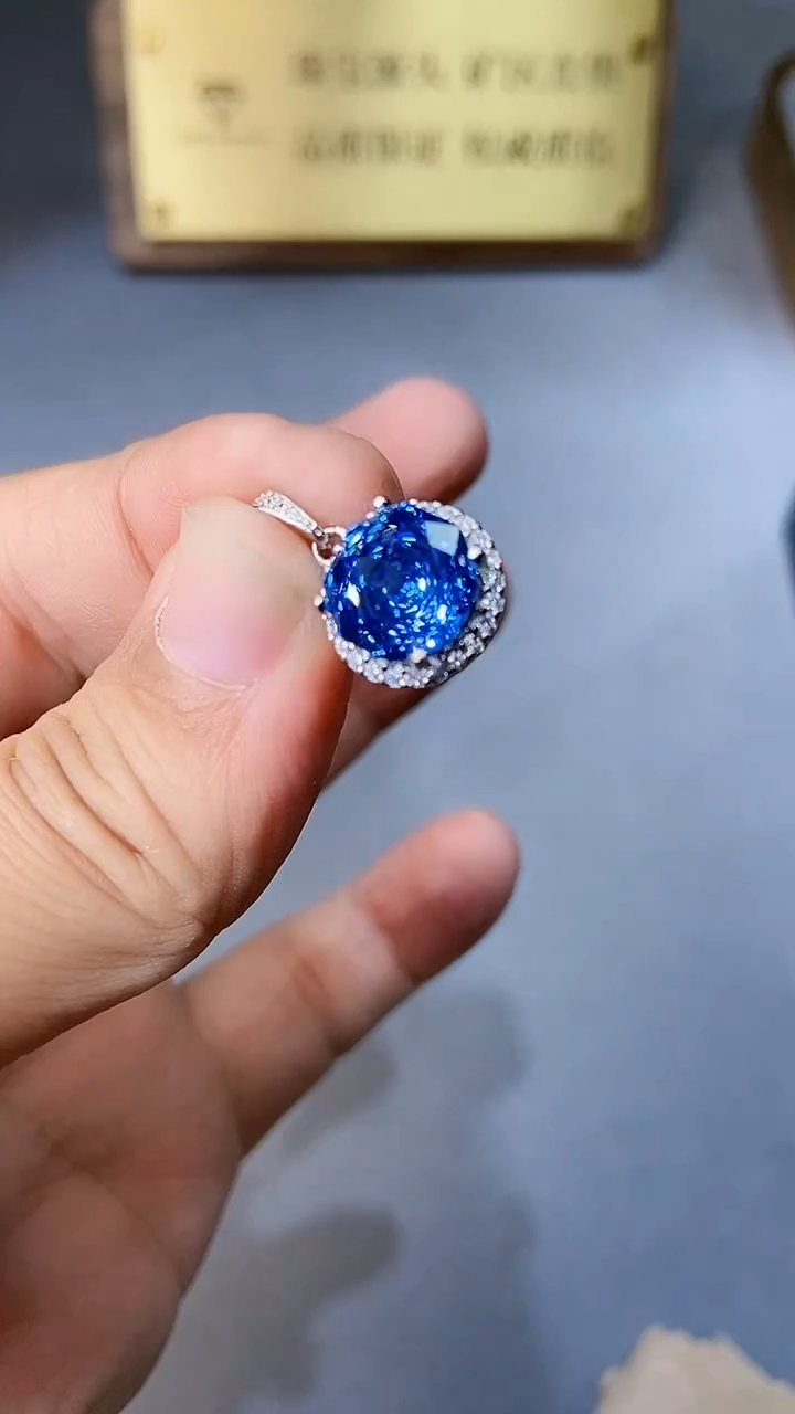【闪购商品】托帕石颈饰银S925镶嵌11