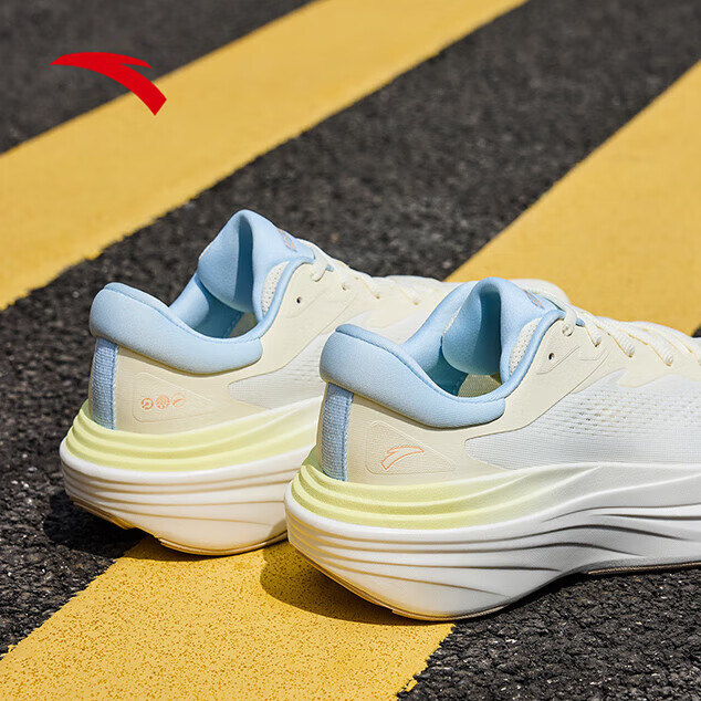 安踏旅步2S跑鞋女PG7缓震回弹运动鞋女耐磨舒适运动鞋子122535545