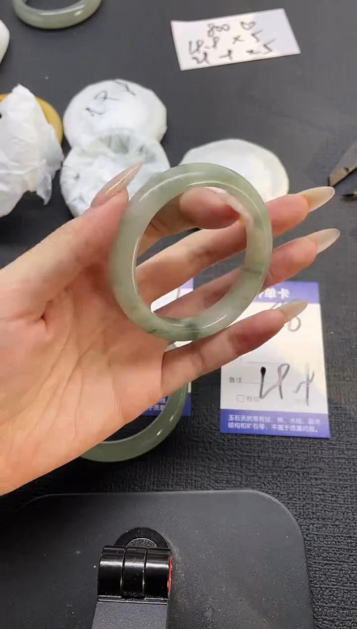 未镶嵌手镯石英质玉88-55