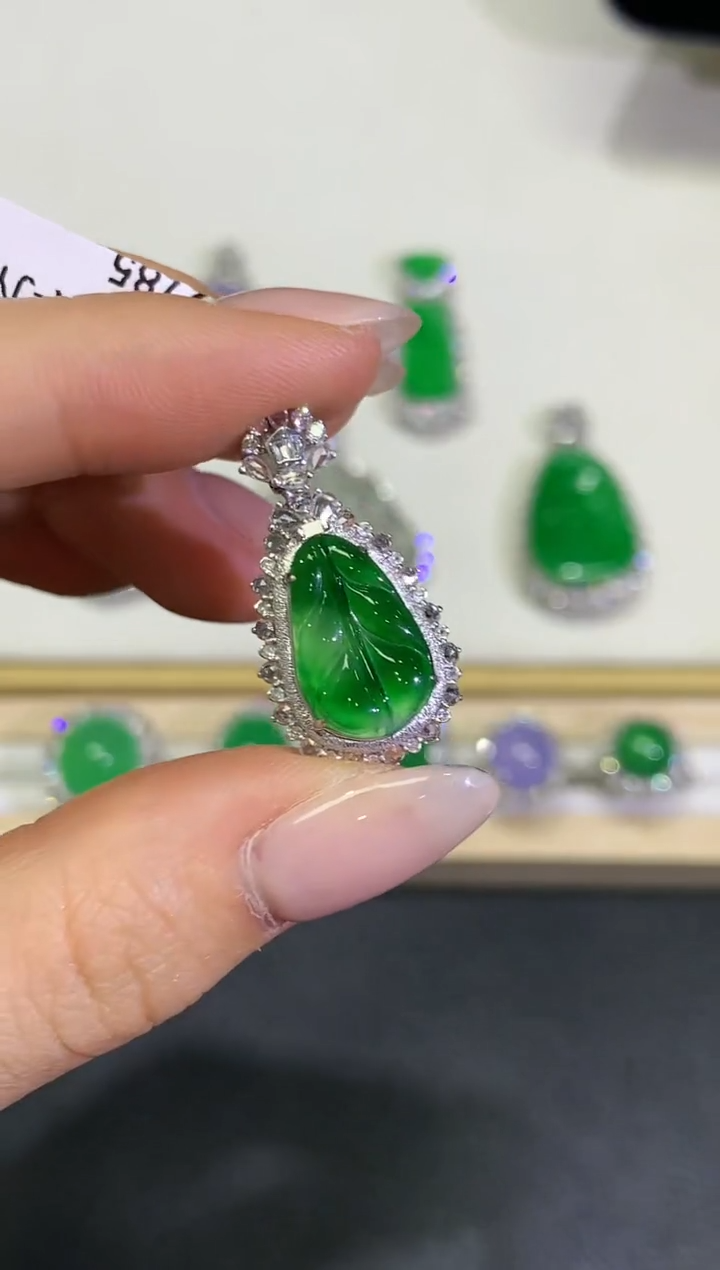 【闪购商品】翡翠颈饰18K金镶嵌团购1