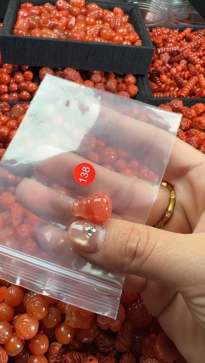 【闪购商品】南红玛瑙未镶嵌颈饰1