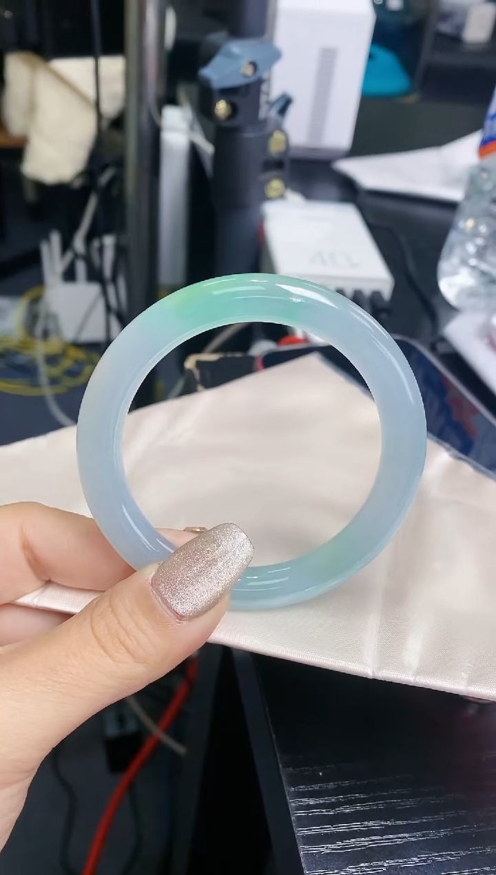 【闪购商品】翡翠手镯（圆镯）未镶嵌