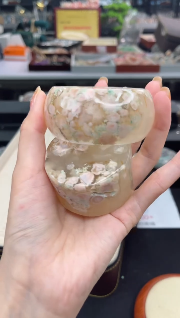 【闪购商品】石英质玉手镯未镶嵌57圈口（赠品镯心）5S812