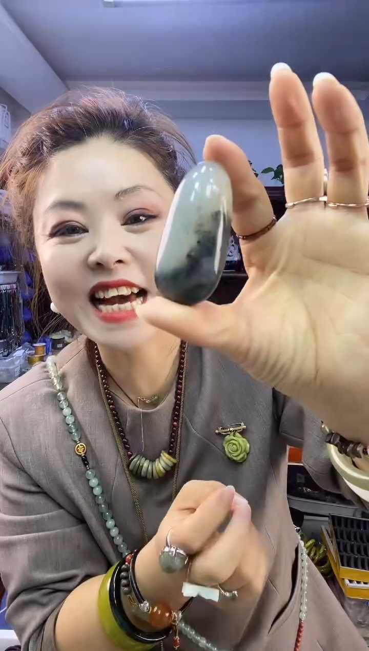 未镶嵌蛇纹石玉把件多样性随机发一