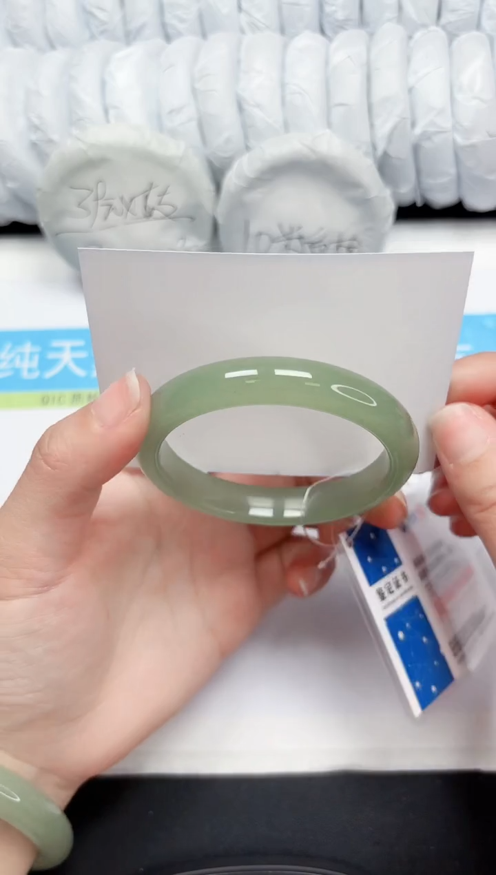 【闪购商品】石英质玉手镯未镶嵌109-57.7