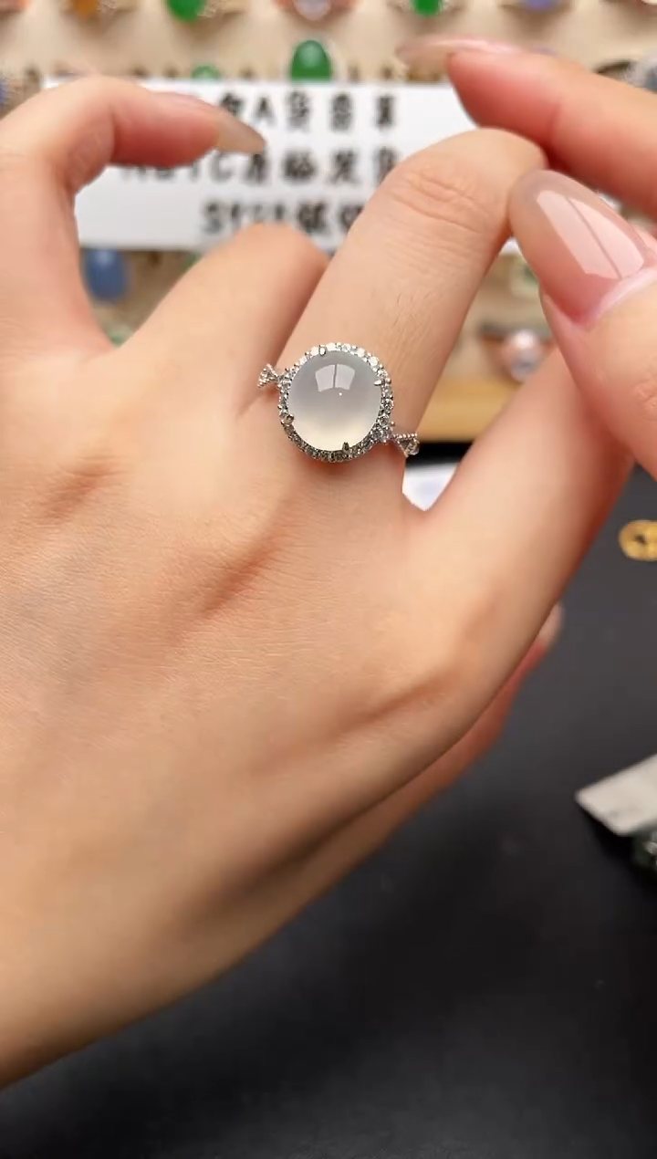 未镶嵌戒指翡翠一物一证一礼盒