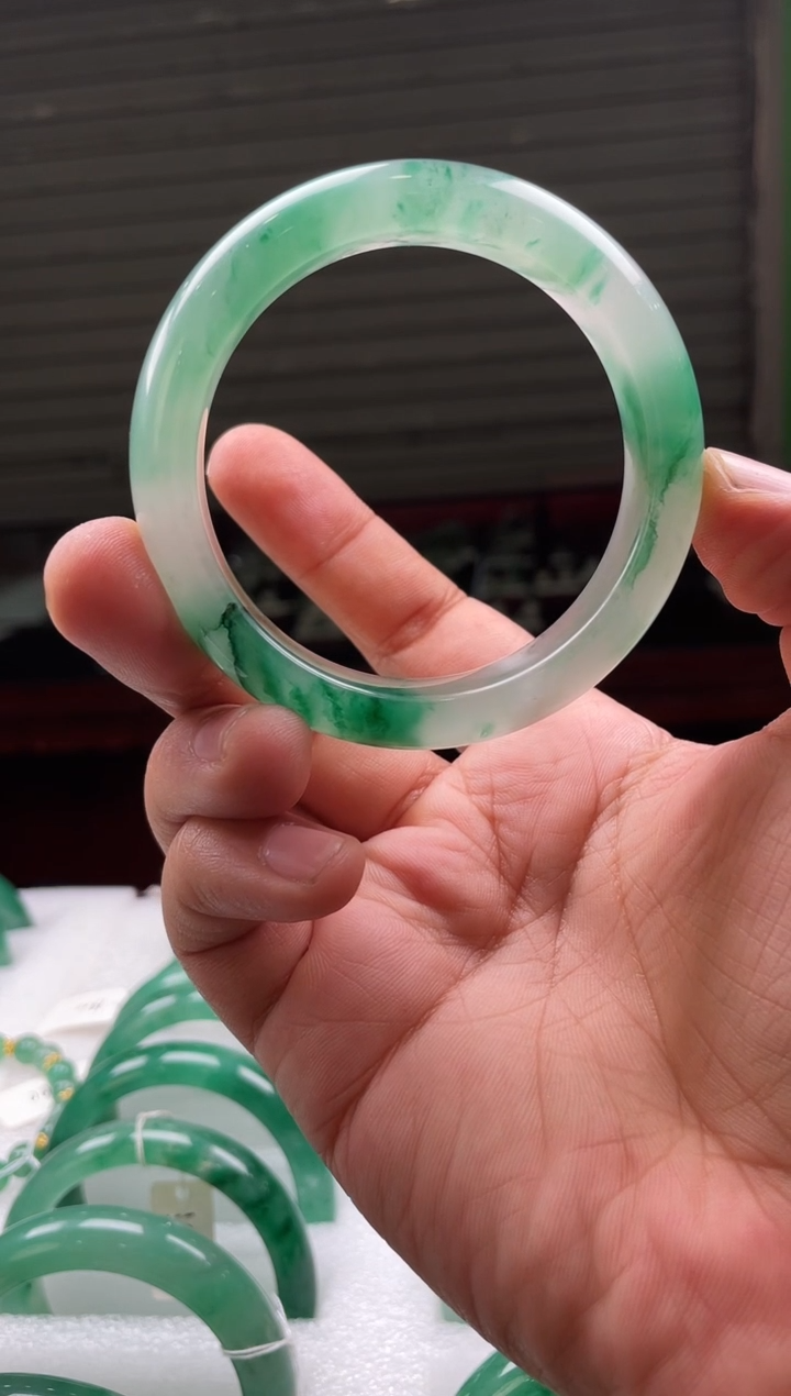 【闪购商品】石英质玉手镯未镶嵌手镯