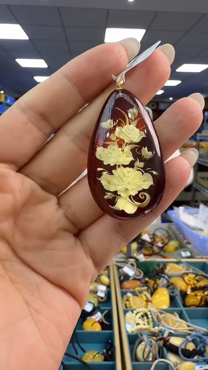 琥珀颈饰未镶嵌265秒拍号 假一罚三 