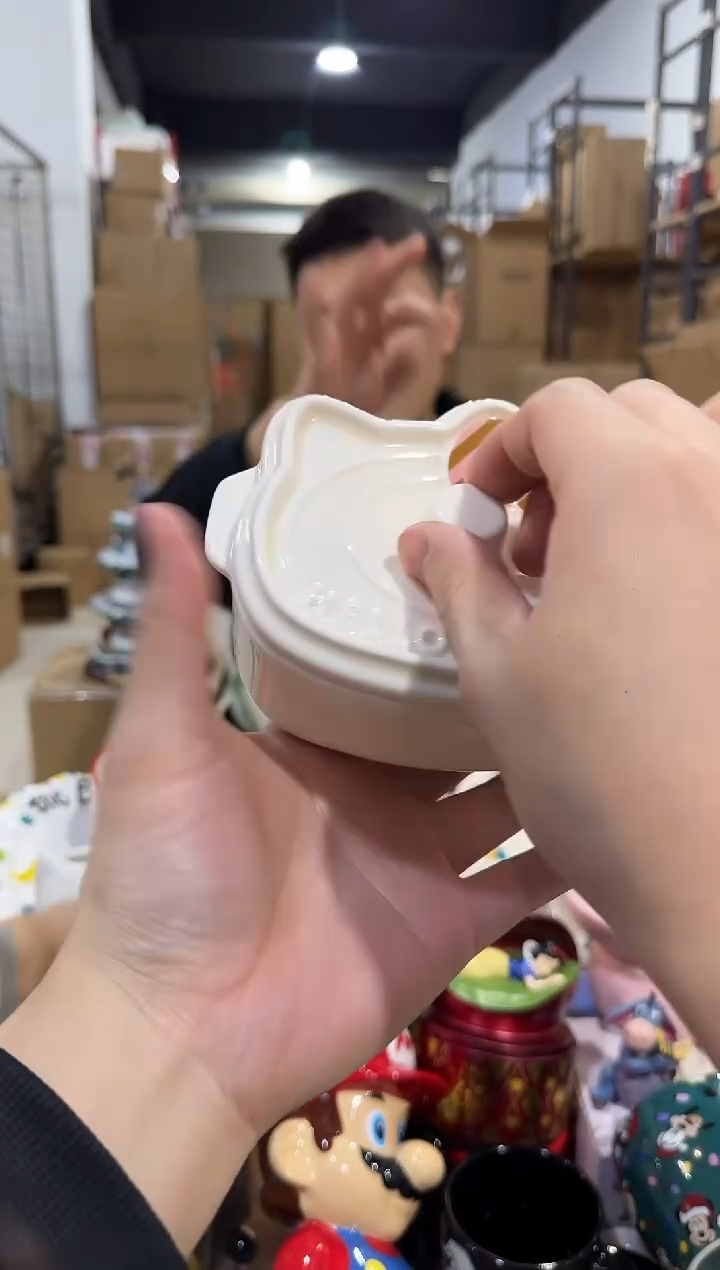 瓷片白色kt猫炖盅